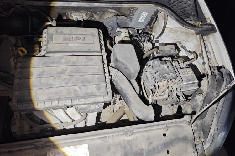 Used Volkswagen Jetta 2015 Value Edition 1.6L Automatic Fashion Version Engine Bay Left