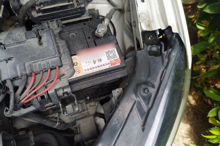 Used Volkswagen Jetta 2015 1.6L Automatic Fashion Model Engine Bay Left