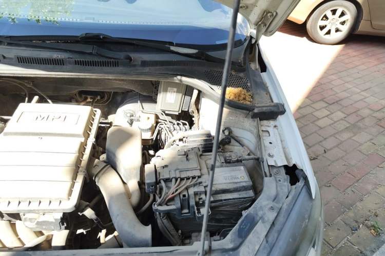 Used Volkswagen Jetta 2015 1.6L Automatic Comfort Model Engine Bay Left