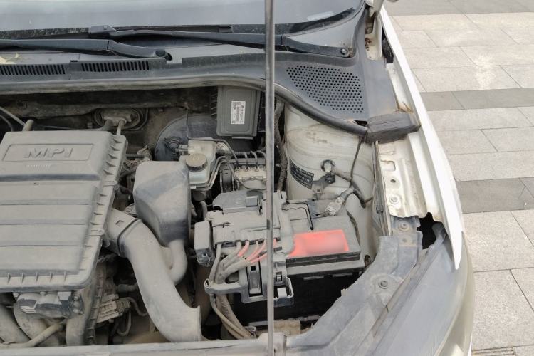 Used Volkswagen Jetta 2015 1.4L Manual Fashion Model Engine Bay Left