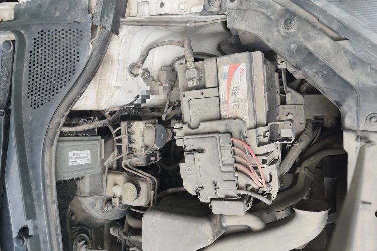 Used Volkswagen Jetta 2015 1.6L Manual Comfort Model Engine Bay Left