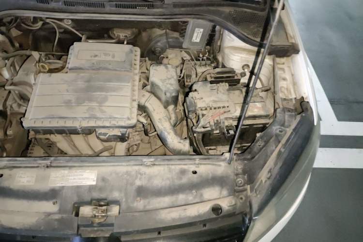 Used Volkswagen Jetta 2015 Value Edition 1.6L Automatic Fashion Version Engine Bay Left