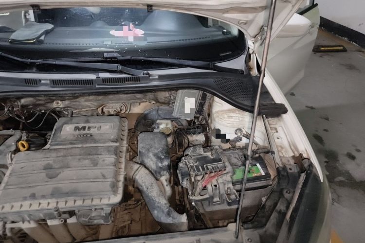 Used Volkswagen Jetta 2015 1.6L Manual Comfort Model Engine Bay Left