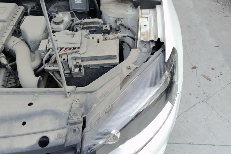 Used Volkswagen Jetta 2015 1.6L Automatic Fashion Model Engine Bay Left