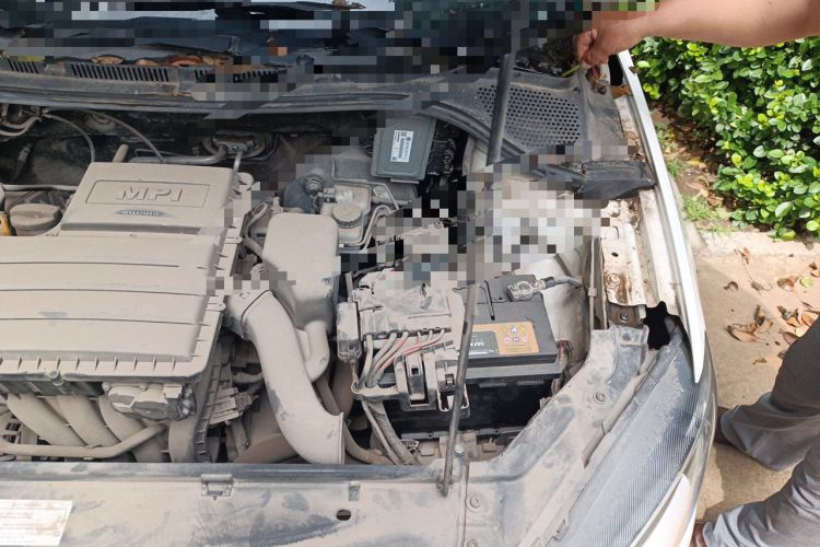 Used Volkswagen Jetta 2015 Zhuihui Edition 1.4L Manual Fashion Model Engine Bay Left