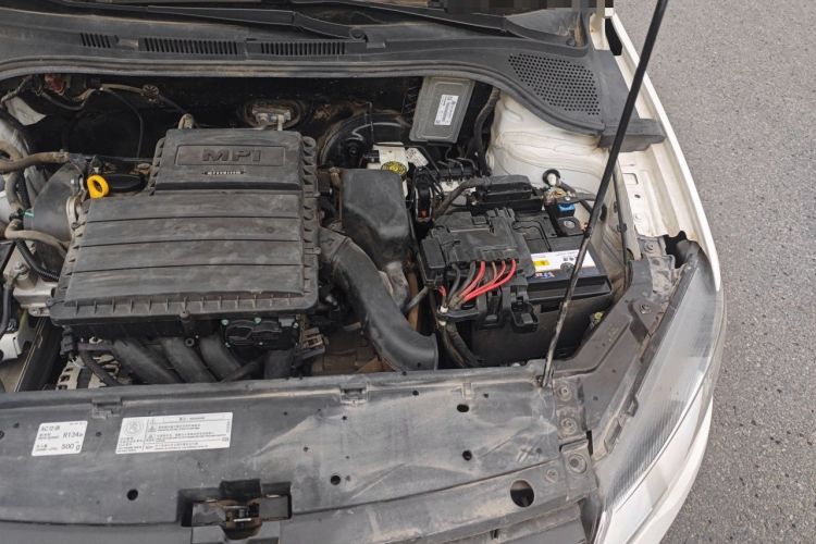 Used Volkswagen Jetta 2015 Value Edition 1.6L Automatic Comfort Version Engine Bay Left