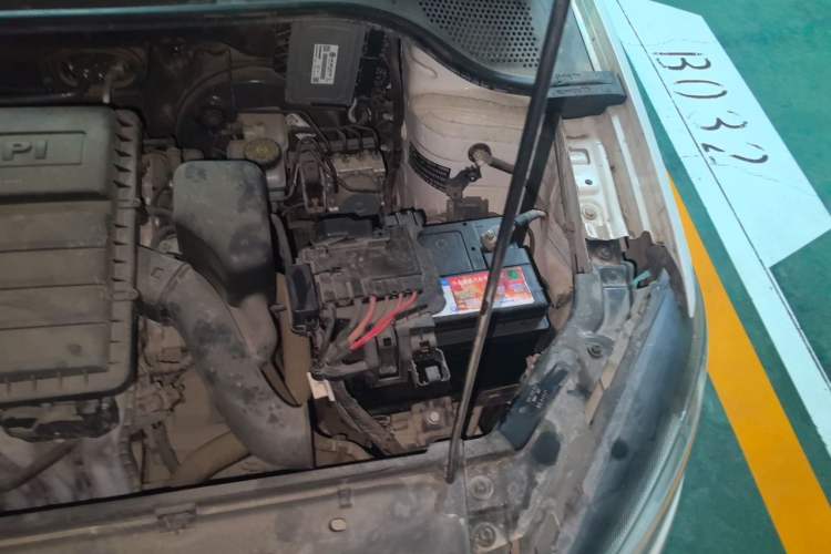 Used Volkswagen Jetta 2015 1.4L Manual Comfort Model Engine Bay Left