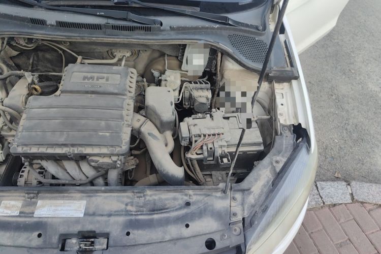 Used Volkswagen Jetta 2015 1.6L Manual Fashion Edition Engine Bay Left