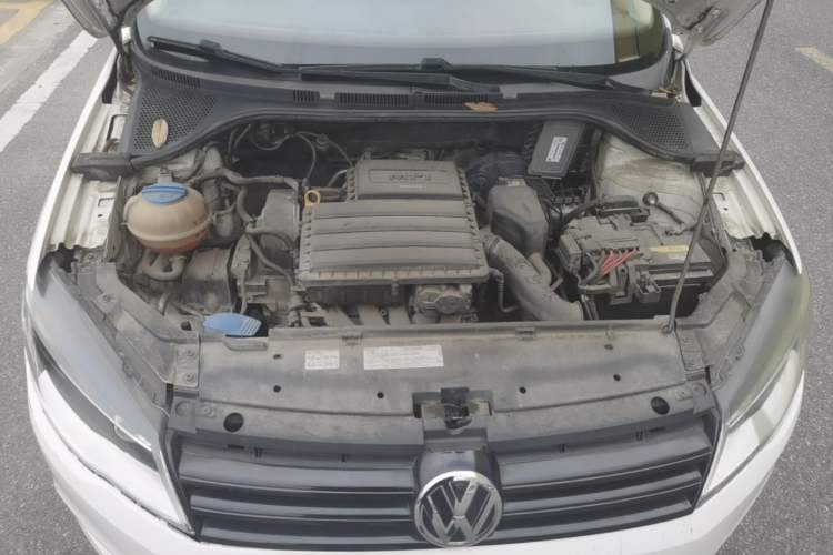 Used Volkswagen Jetta 2015 Value Edition 1.6L Automatic Fashion Version Engine Bay