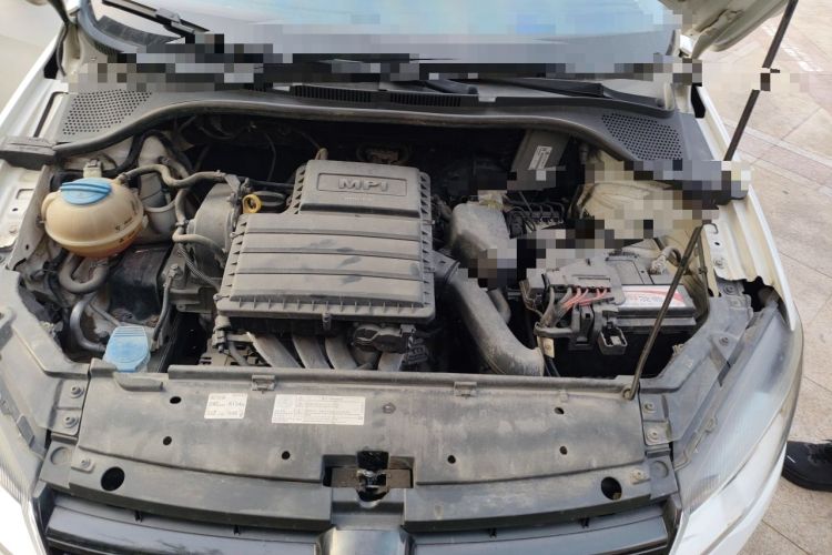 Used Volkswagen Jetta 2015 Value Edition 1.6L Manual Fashionable Style Engine Bay