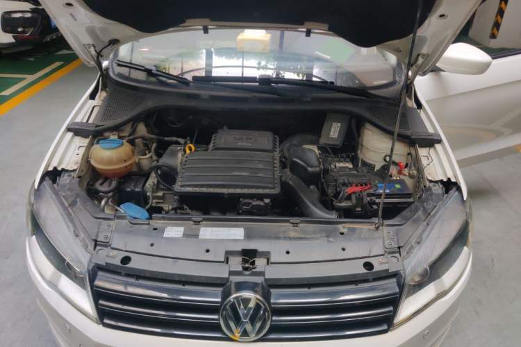 Used Volkswagen Jetta 2015 Value Edition 1.6L Manual Fashionable Style Engine Bay