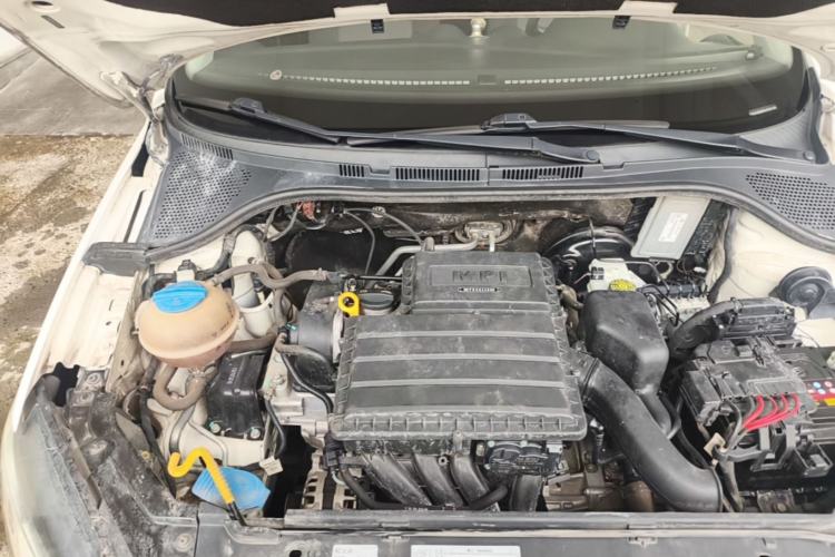 Used Volkswagen Jetta 2015 Value Edition 1.6L Automatic Fashion Version Engine Bay