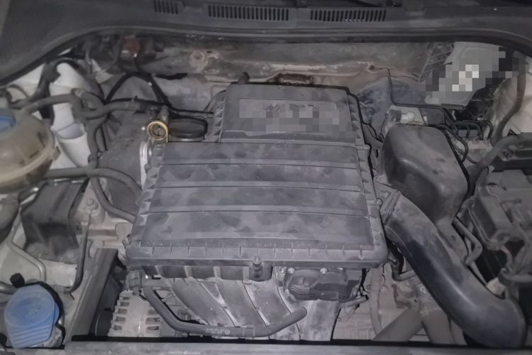 Used Volkswagen Jetta 2015 Value Edition 1.6L Automatic Fashion Version Engine Bay