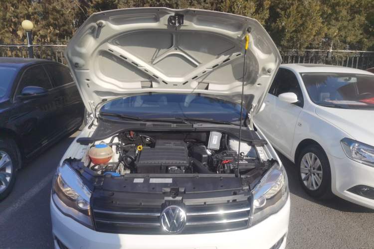 Used Volkswagen Jetta 2015 1.6L Automatic Luxury Model Engine Bay