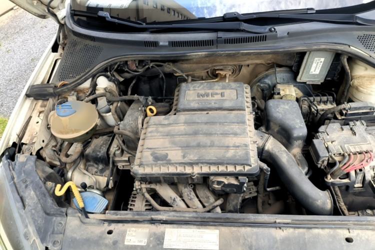 Used Volkswagen Jetta 2015 1.6L Automatic Fashion Model Engine Bay
