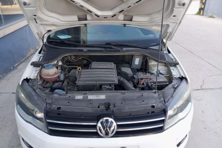 Used Volkswagen Jetta 2015 1.6L Manual Comfort Model Engine Bay