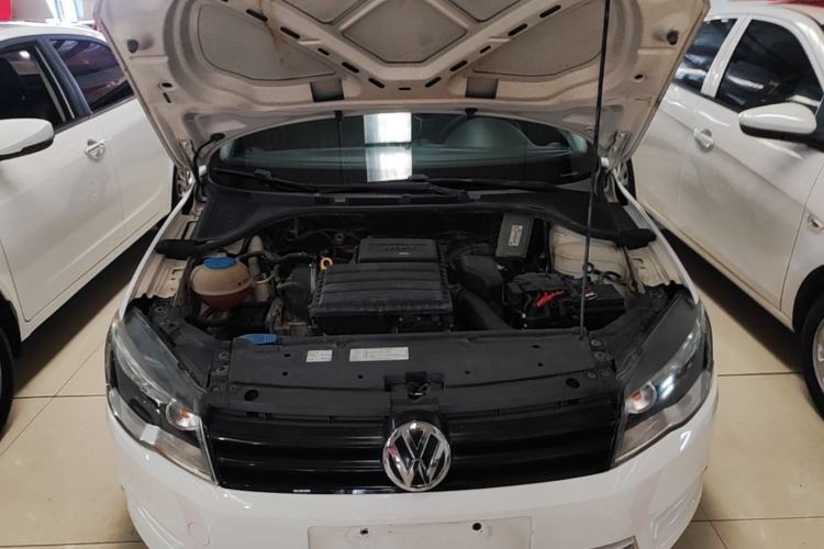 Used Volkswagen Jetta 2015 1.6L Manual Fashion Edition Engine Bay