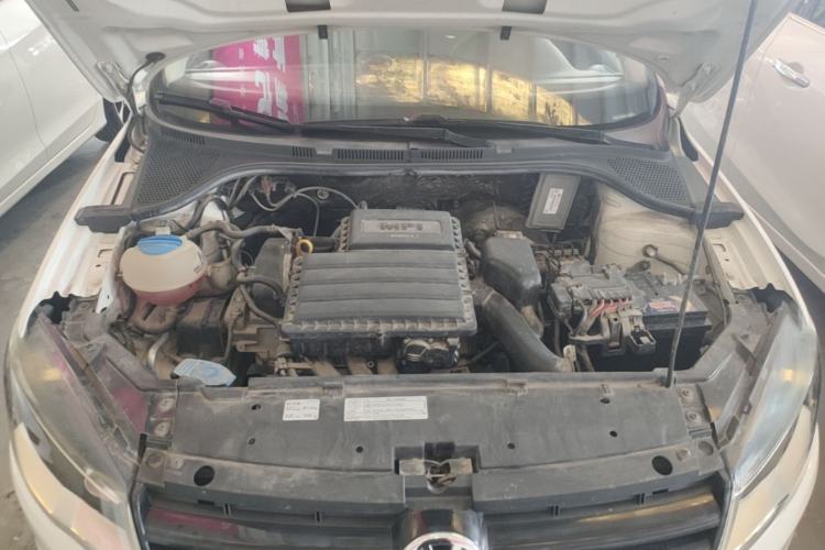 Used Volkswagen Jetta 2015 1.6L Manual Fashion Edition Engine Bay