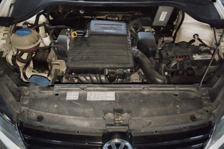 Used Volkswagen Jetta 2015 1.4L Manual Fashion Model Engine Bay