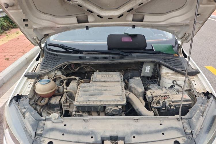 Used Volkswagen Jetta 2015 1.4L Manual Fashion Model Engine Bay