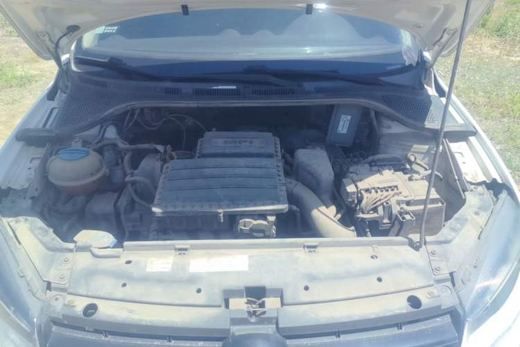 Used Volkswagen Jetta 2015 Value Edition 1.6L Automatic Fashion Version Engine Bay