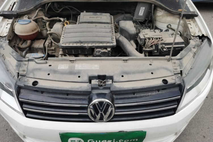 Used Volkswagen Jetta 2015 Zhuihui Edition 1.6L Manual Comfort Model Engine Bay