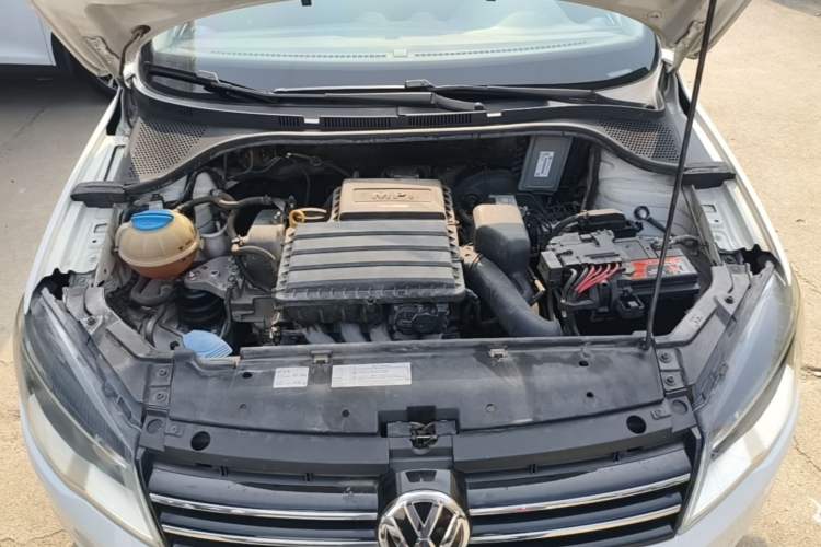 Used Volkswagen Jetta 2015 Value Edition 1.6L Automatic Comfort Version Engine Bay