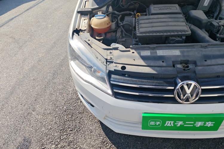 Used Volkswagen Jetta 2015 1.6L Manual Comfort Model Engine Bay Right