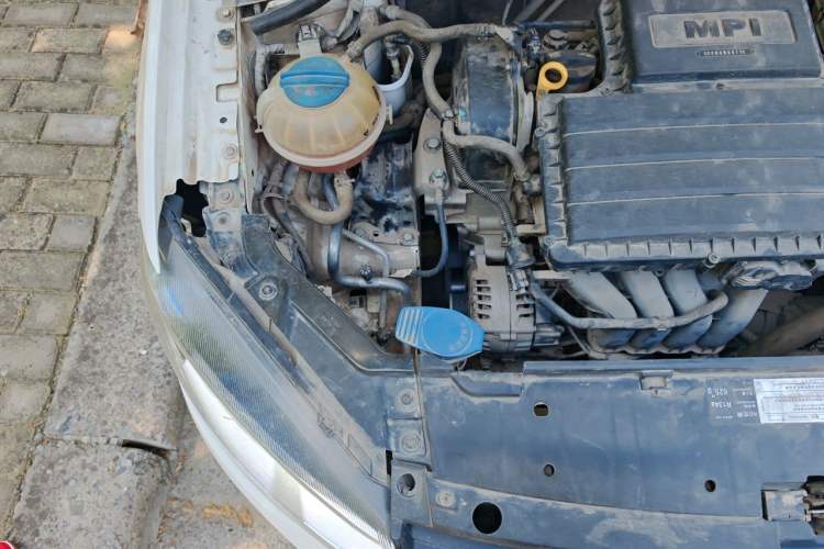 Used Volkswagen Jetta 2015 1.6L Manual Comfort Model Engine Bay Right