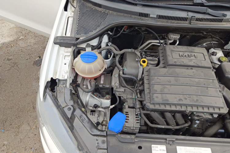 Used Volkswagen Jetta 2015 Value Edition 1.6L Automatic Comfort Version Engine Bay Right
