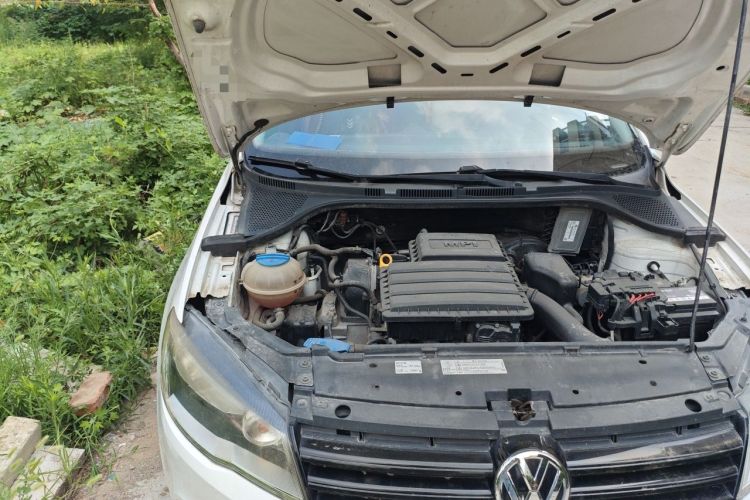Used Volkswagen Jetta 2015 Value Edition 1.6L Manual Fashionable Style Engine Bay Right