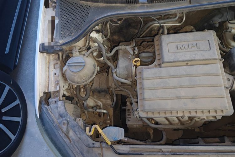 Used Volkswagen Jetta 2015 1.6L Manual Comfort Model Engine Bay Right