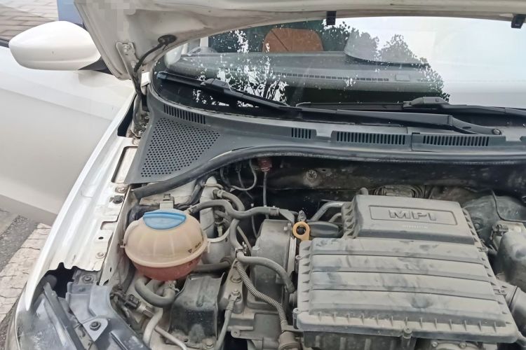 Used Volkswagen Jetta 2015 1.6L Automatic Fashion Model Engine Bay Right