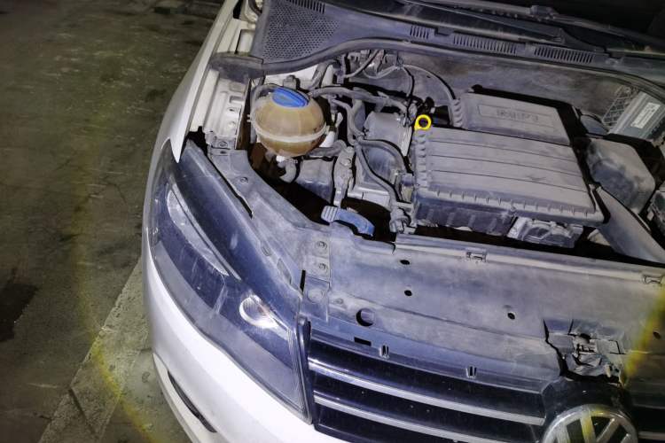 Used Volkswagen Jetta 2015 1.6L Manual Comfort Model Engine Bay Right