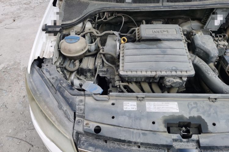 Used Volkswagen Jetta 2015 Zhuihui Edition 1.4L Manual Fashion Model Engine Bay Right