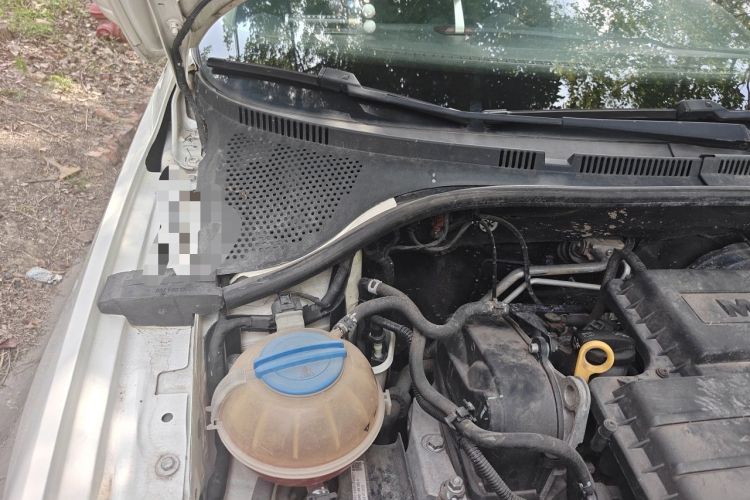 Used Volkswagen Jetta 2015 1.4L Manual Comfort Model Engine Bay Right