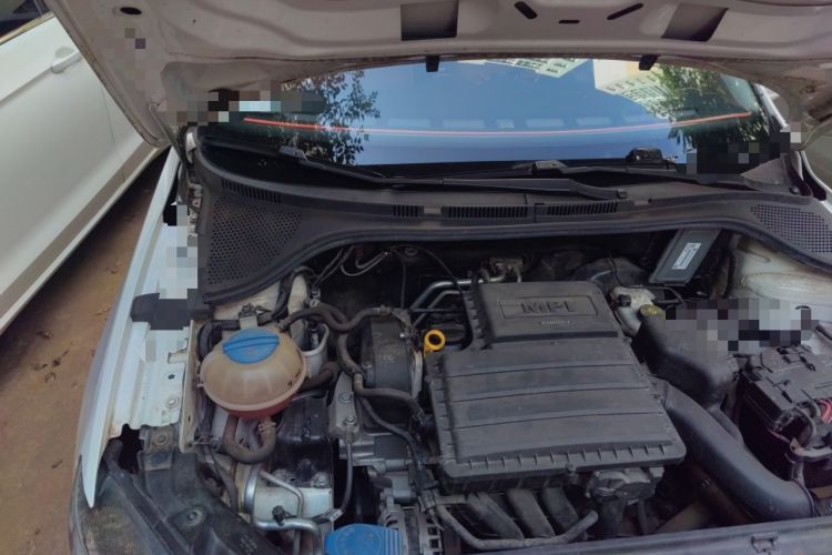 Used Volkswagen Jetta 2015 Zhihui Edition 1.4L Manual Comfort Model Engine Bay Right