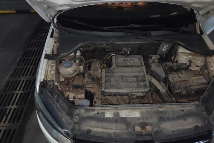 Used Volkswagen Jetta 2015 1.6L Automatic Comfort Model Engine Bay Right