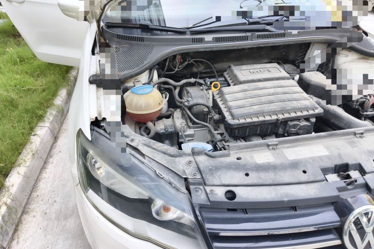 Used Volkswagen Jetta 2015 1.6L Manual Fashion Edition Engine Bay Right