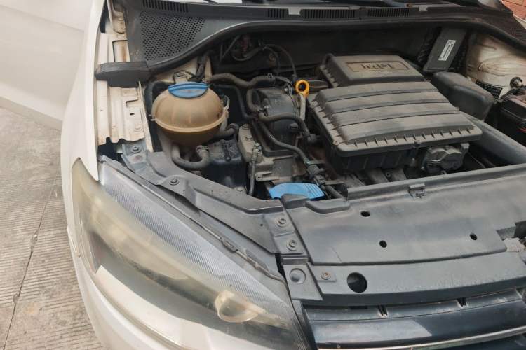Used Volkswagen Jetta 2015 1.6L Manual Comfort Model Engine Bay Right