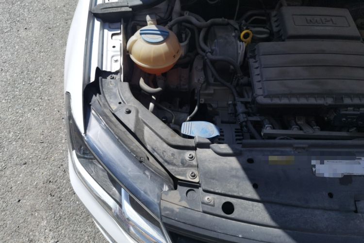 Used Volkswagen Jetta 2015 Value Edition 1.6L Manual Fashionable Style Engine Bay Right