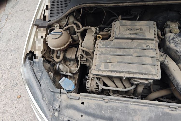 Used Volkswagen Jetta 2015 Value Edition 1.6L Manual Fashionable Style Engine Bay Right
