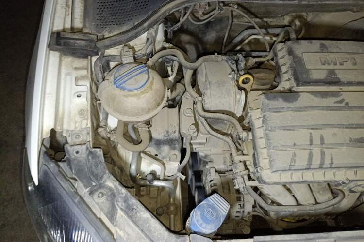 Used Volkswagen Jetta 2015 Value Edition 1.6L Manual Fashionable Style Engine Bay Right