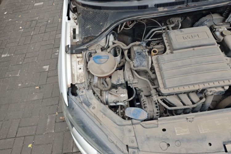 Used Volkswagen Jetta 2015 Zhihui Edition 1.4L Manual Comfort Model Engine Bay Right