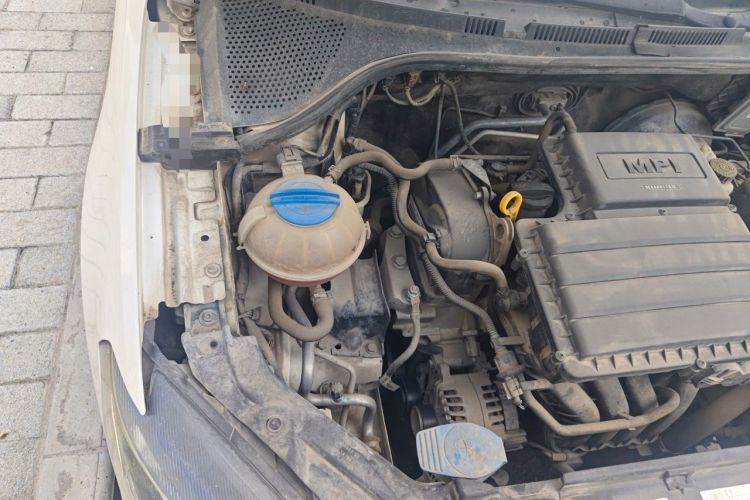 Used Volkswagen Jetta 2015 1.4L Manual Fashion Model Engine Bay Right