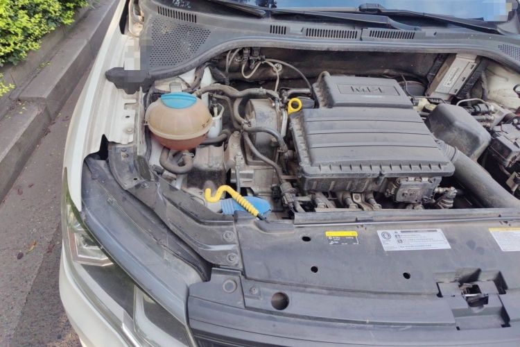 Used Volkswagen Jetta 2015 1.6L Manual Fashion Edition Engine Bay Right