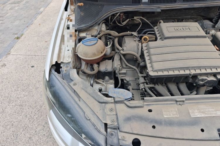 Used Volkswagen Jetta 2015 1.4L Manual Fashion Model Engine Bay Right