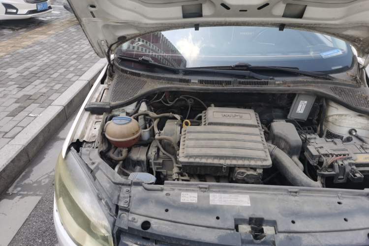 Used Volkswagen Jetta 2015 1.4L Manual Comfort Model Engine Bay Right
