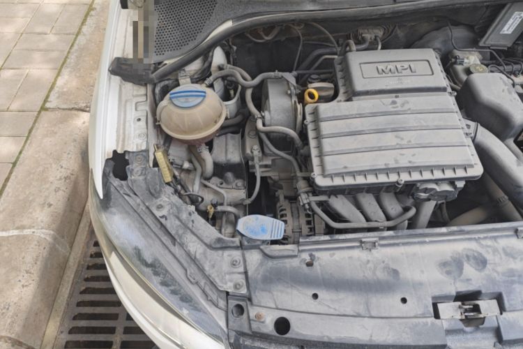 Used Volkswagen Jetta 2015 1.4L Manual Comfort Model Engine Bay Right