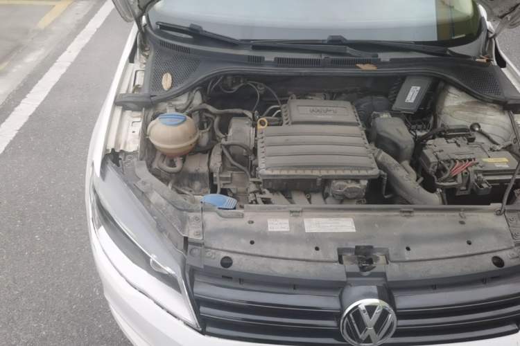 Used Volkswagen Jetta 2015 Value Edition 1.6L Automatic Fashion Version Engine Bay Right